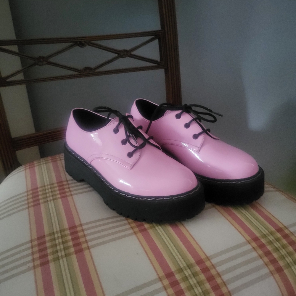 Steve Madden Pink and Black Platform Shoes